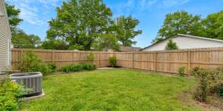 RARE FIND! Immaculate 2 Bed 2 Bath home in great location. Gallery 25