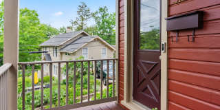 Spacious Kent Home | 6 Bed | 4 Bath | 4,000 Sf | Front Porch + Backyard | Detached 4-Car Garage Gallery 45