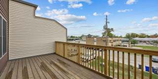 Spacious Townhome In The Kingston Neighborhood Gallery 27