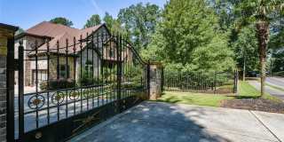 2210 Spalding Drive Gallery 2