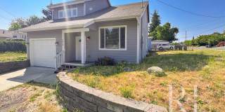 Vaulted Ceilings, Oversized Windows & Spacious Primary Suite | Bremerton Gallery 1