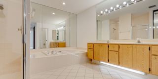 Luxurious 3 Bedroom Oasis with Pool and Beach Access AVAILABLE NOW! Gallery 20