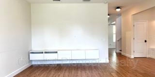 1738 W Spruce St Gallery 12