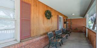 1538 BELL Street Gallery 1