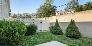 3 bed/2 1/2 Bath. Pet Friendly, Pool, Gallery 24