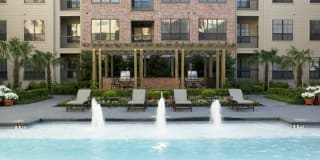 Midtown Houston Living Gallery 1