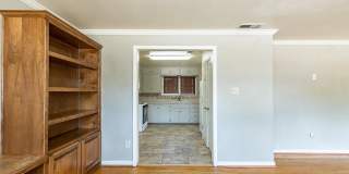 3104 49th Street Gallery 6