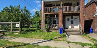 Upper 2 bedroom unit east side Gallery 1