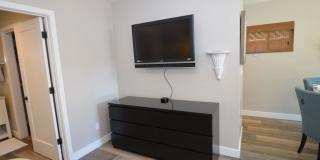 Charming Studio Guest house: Furnished Vacation Rental Gallery 4