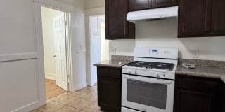 Cute 2 Bedroom, 1 Bathroom Cottage Gallery 23