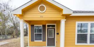 Cozy 2 bed / 2 bath - Move in Ready! Gallery 1