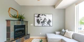 ***1,000 Off 1st Month rent if Lease signed by 9/1*** Light filled 3BD/3BA townhome Gallery 5