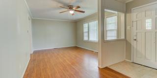 FREE MONTH RENT! Freshly Updated 3 Bedroom House Gallery 12