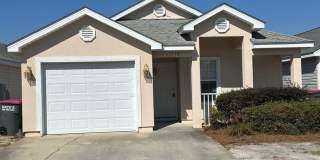 3 Bed 2 Bath located in the Palm Cove Gated Community! Gallery 1