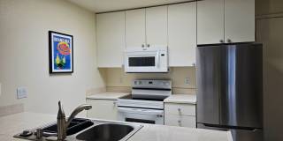 Light-Filled 1 Bed / 1 Bath Condo in UTC, San Diego – Skylights & Balcony Gallery 5