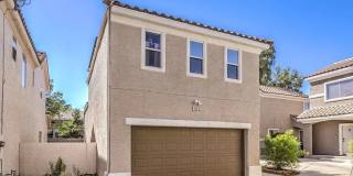 Beautiful Two-Story Home in a Convenient Location Gallery 1