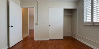 2 Bedroom / 2 Bath / 1 Parking at Kapiolani Royale Condominium Gallery 7