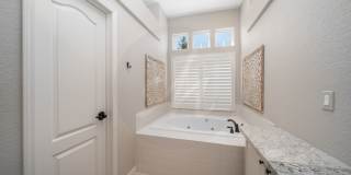 Gorgeous Rancher Located in University Bluffs Gallery 13