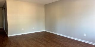 MOVE IN SPECIAL: $500 OFF 1ST MONTH'S RENT!** Gallery 8