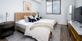 Manor Hialeah Gallery 21