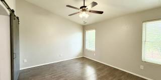 Charming 3 Bedroom Home with Fruit Trees and Outdoor Oasis Gallery 15