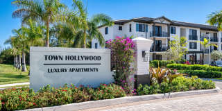 Town Hollywood Gallery 2