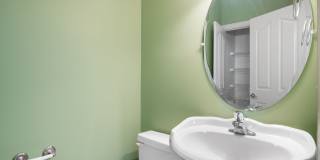 3 bed/2 1/2 Bath. Pet Friendly, Pool, Gallery 8