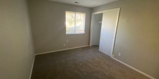 Large 2 bed 1 bath Top Floor Condo Gallery 19