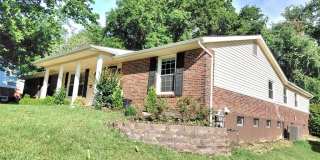 874 Hollyridge Drive Gallery 33