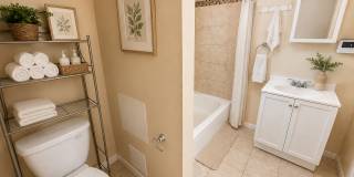 Room to Spread Out in This Pet-Friendly 2-Bedroom Home Gallery 13