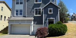 LOGAN RIDGE - Tri-Level 3 Bedroom 2.5 Bath Gallery 1