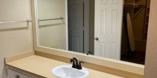 Darling 1 Bed, 1.5 Bath Townhouse with small Fenced Yard! Gallery 23