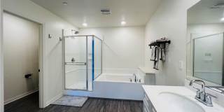 3 Bdrm, 2.5 Ba Townhouse w/2 Car Attached Garage Available For Rent Gallery 5