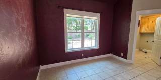 FOR LEASE!! Great location! Gallery 17