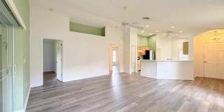 240 Center Oak Circle Gallery 17