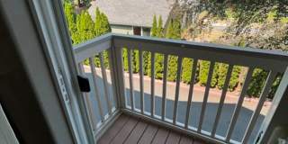 10308 SW Hollyridge Lane ~ Beautiful West Slope Tri-Level Condo Gallery 12