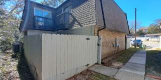 Centrally located 2BR/2.5BA townhome Gallery 1