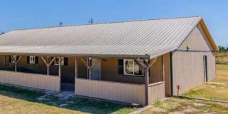 4 Bed/3 Bath-Country Living in a Contemporary Home Gallery 1