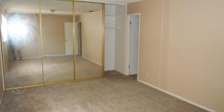Spacious 2 story Townhouse with Community Pool Gallery 12