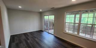 45512 LAKEMONT Square Gallery 17