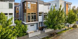 Amazingly Generous Greenwood 3 Bedroom 3.5 Bath Townhouse Gallery 1
