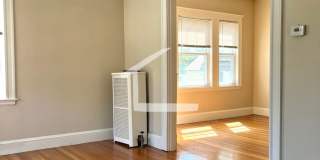 Gigantic 3 bed duplex unit in Oak Square Gallery 30