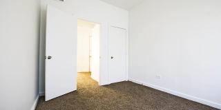 7120 S Wabash Gallery 7