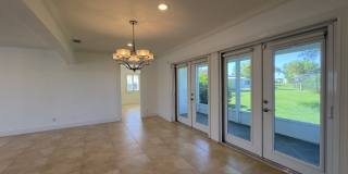 Lakefront 2BR Home in 55+ Leisureville Community Gallery 17