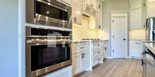 Spacious Craftsman Home on cul-de-sac - Electric Included! Gallery 12