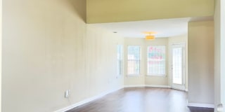 138 Hamilton Drive Gallery 3