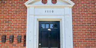 Conveniently Located 2 Bed 1.5 First Floor Unit Gallery 1