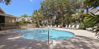 Wyndemere at Yacht Cove – Newly Renovated 2BR/2.5BA Condo, Mid-Island Location! Gallery 1