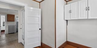 Charming 2BR apartment in Newport Gallery 20