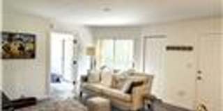 Furnished or unfurnished 2nd floor condo with landscape views Gallery 1